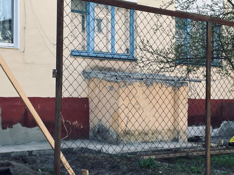 Завершающие работы по монтажу ограждений балконов