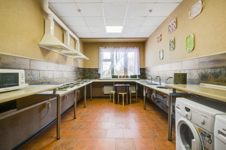 Кто должен компенсировать убытки, связанные с содержанием общежитий