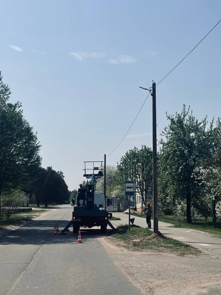 КЖЭУП «ЕЛЬСКОЕ» ведет работы по монтажу новых светодиодных светильников