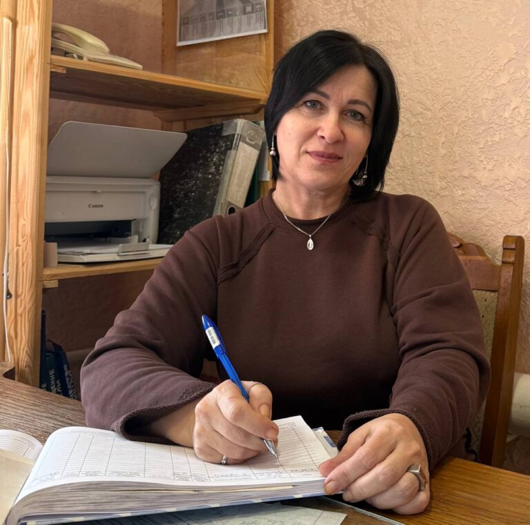 Сегодня наша героиня — диспетчер службы 115 КЖЭУП «Ельское» Литвиненко Елена.